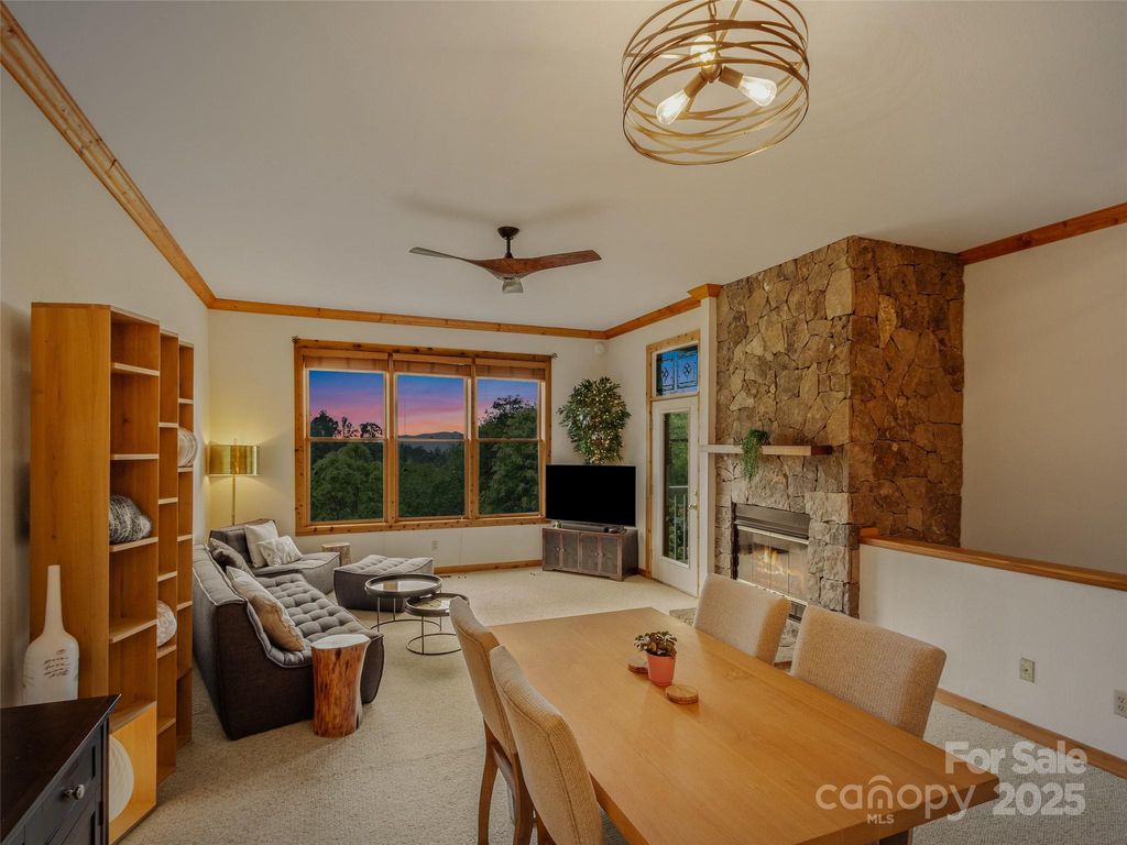 130 Stoney Falls Loop 2-102, Burnsville, NC 28714