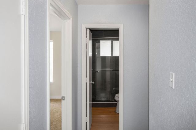 400 Kalmia Drive, Arlington, TX 76018