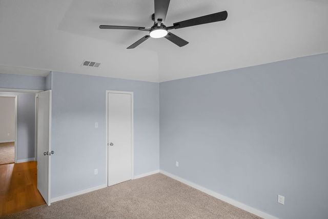 400 Kalmia Drive, Arlington, TX 76018