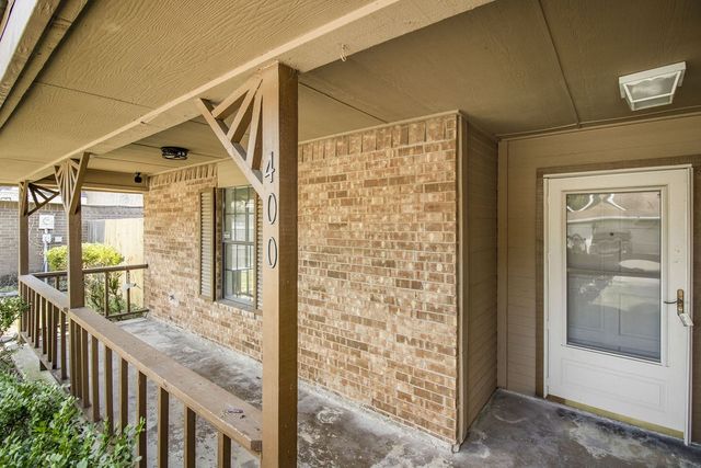 400 Kalmia Drive, Arlington, TX 76018