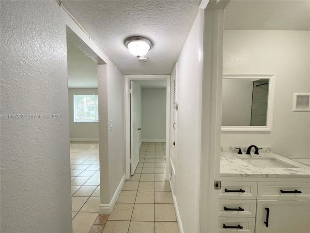 17255 SW 95th Ave 114, Palmetto Bay, FL 33157