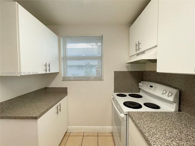 17255 SW 95th Ave 114, Palmetto Bay, FL 33157