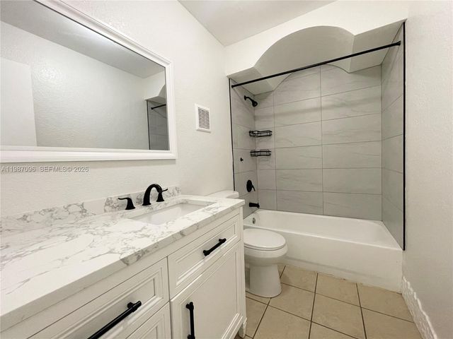 17255 SW 95th Ave 114, Palmetto Bay, FL 33157