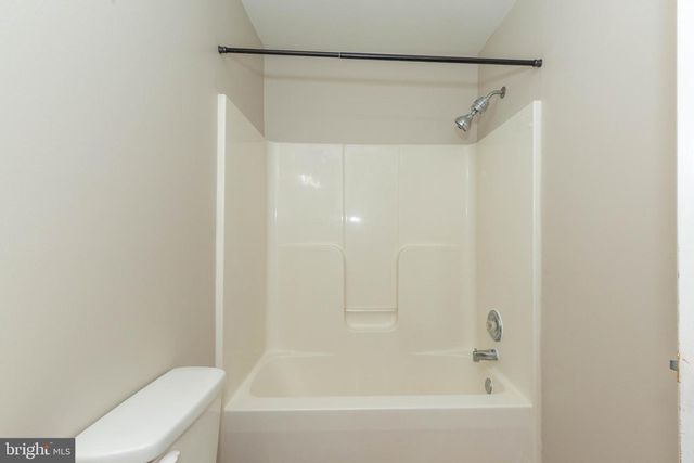 858 MARQUETTE DR, Martinsburg, WV 25401