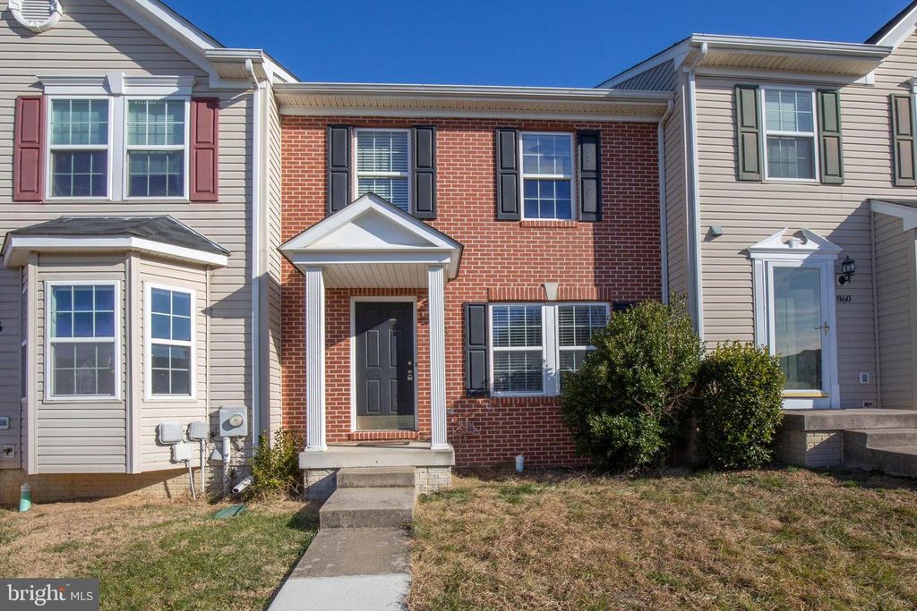 858 MARQUETTE DR, Martinsburg, WV 25401