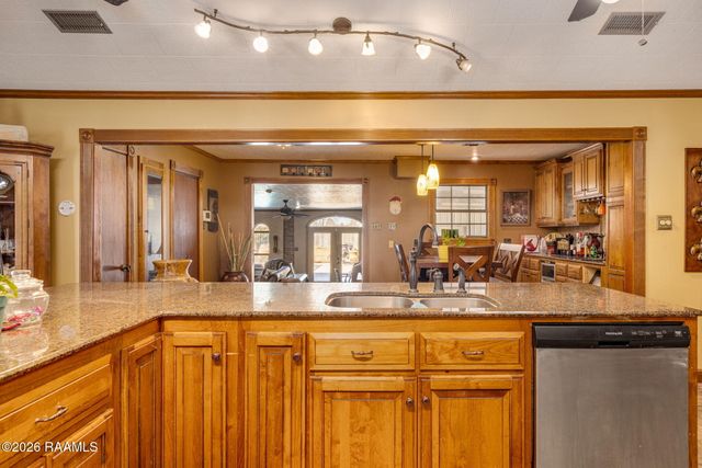 2300 Claude Leblanc Road, New Iberia, LA 70560