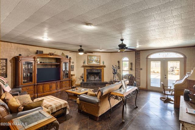 2300 Claude Leblanc Road, New Iberia, LA 70560