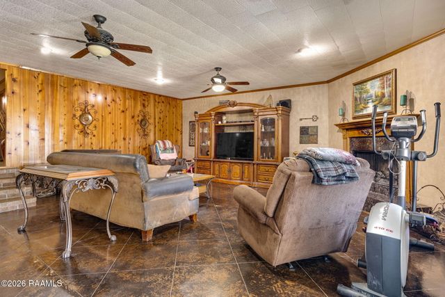 2300 Claude Leblanc Road, New Iberia, LA 70560