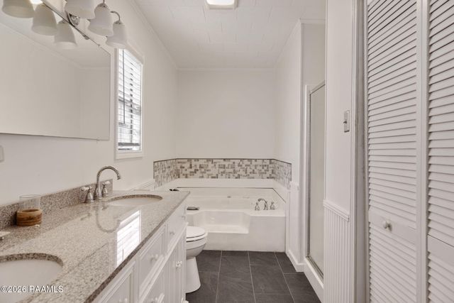 2300 Claude Leblanc Road, New Iberia, LA 70560