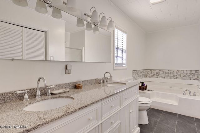 2300 Claude Leblanc Road, New Iberia, LA 70560