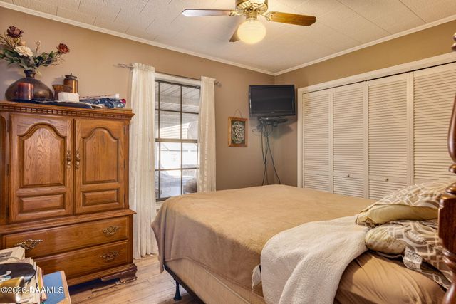 2300 Claude Leblanc Road, New Iberia, LA 70560