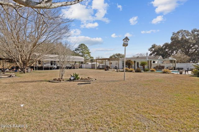 2300 Claude Leblanc Road, New Iberia, LA 70560