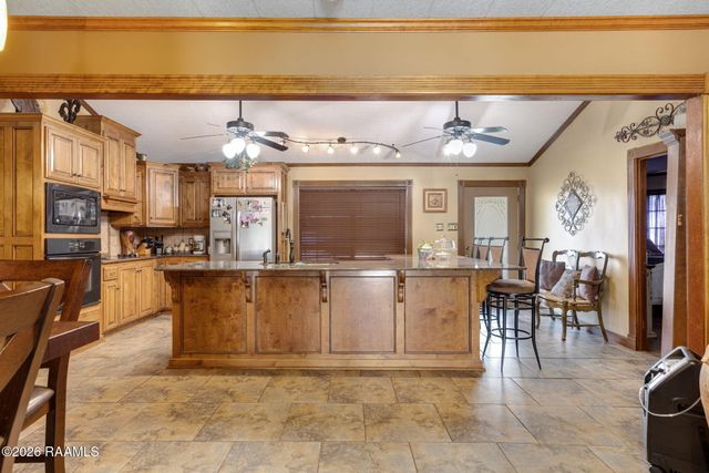 2300 Claude Leblanc Road, New Iberia, LA 70560