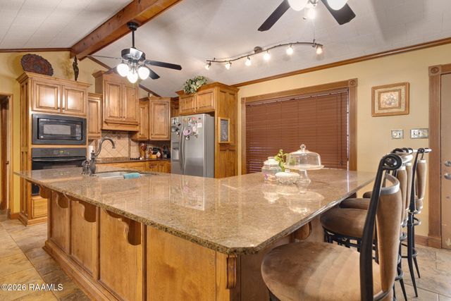 2300 Claude Leblanc Road, New Iberia, LA 70560