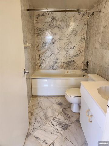 840 River Road 407, Edgewater, NJ 07020