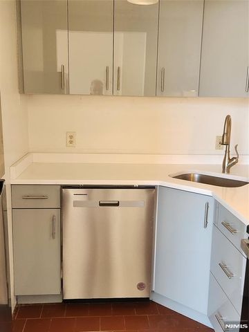 840 River Road 407, Edgewater, NJ 07020