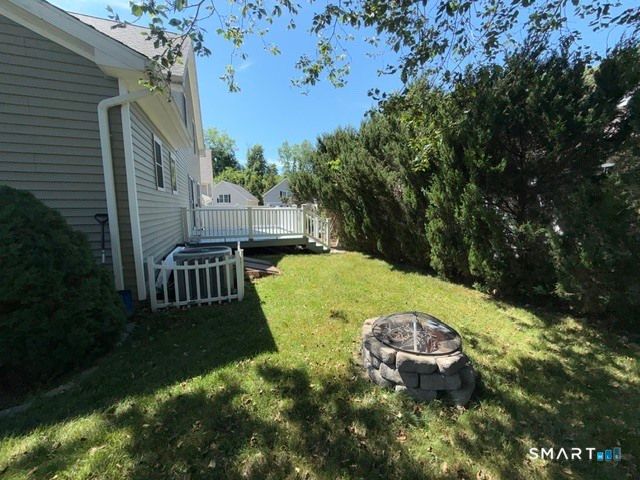 17 Mourning Dove Circle 17, New Haven, CT 06513