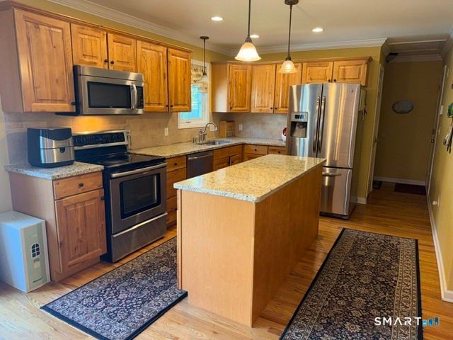17 Mourning Dove Circle 17, New Haven, CT 06513