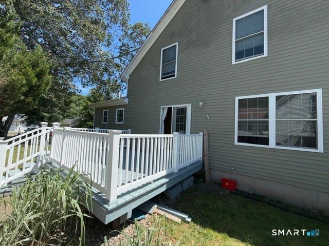 17 Mourning Dove Circle 17, New Haven, CT 06513