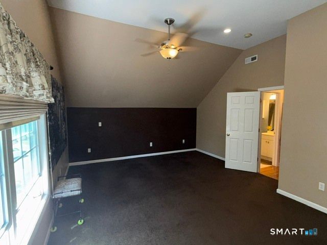 17 Mourning Dove Circle 17, New Haven, CT 06513