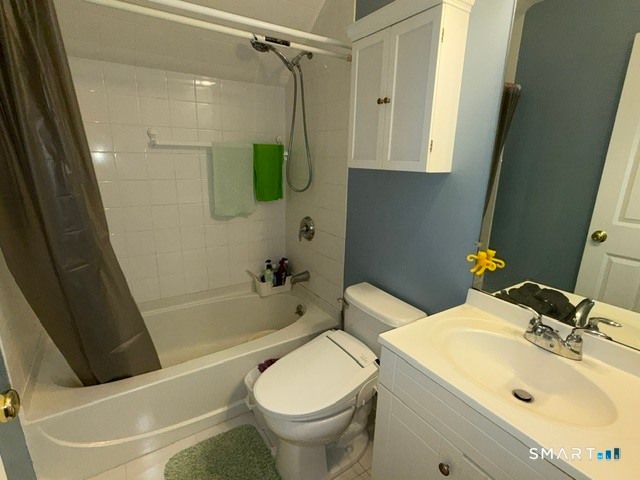 17 Mourning Dove Circle 17, New Haven, CT 06513