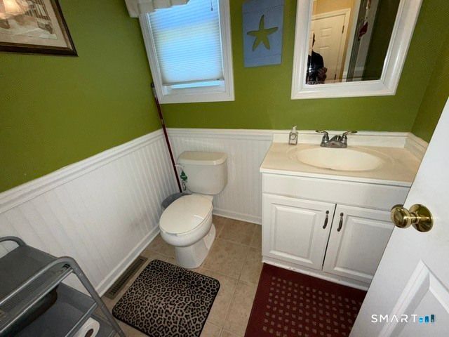 17 Mourning Dove Circle 17, New Haven, CT 06513