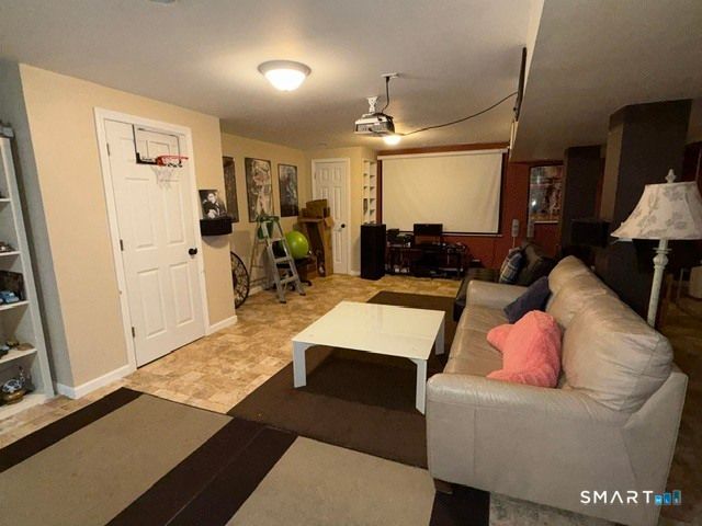 17 Mourning Dove Circle 17, New Haven, CT 06513