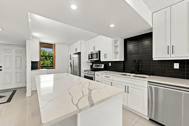 2768 CARAMBOLA Circle S 302, Coconut Creek, FL 33066