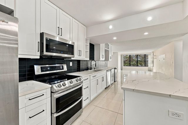 2768 CARAMBOLA Circle S 302, Coconut Creek, FL 33066