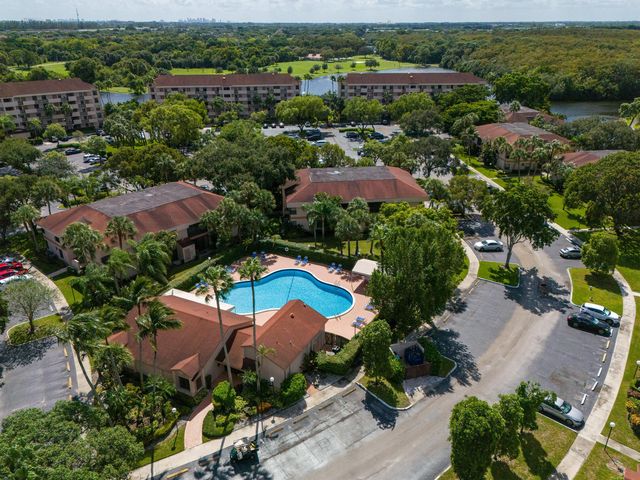 2768 CARAMBOLA Circle S 302, Coconut Creek, FL 33066