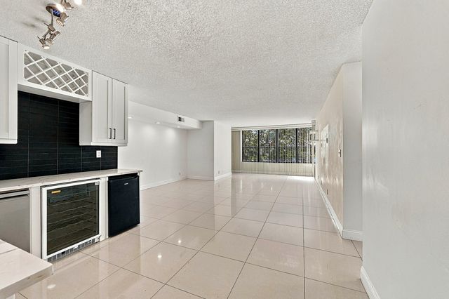 2768 CARAMBOLA Circle S 302, Coconut Creek, FL 33066
