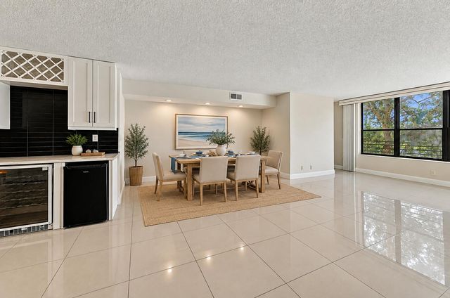 2768 CARAMBOLA Circle S 302, Coconut Creek, FL 33066