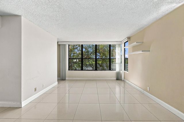 2768 CARAMBOLA Circle S 302, Coconut Creek, FL 33066