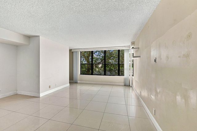 2768 CARAMBOLA Circle S 302, Coconut Creek, FL 33066