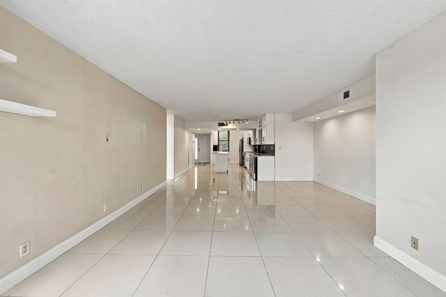 2768 CARAMBOLA Circle S 302, Coconut Creek, FL 33066