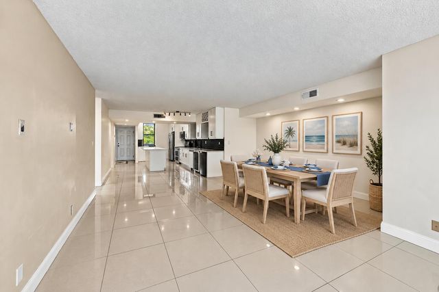 2768 CARAMBOLA Circle S 302, Coconut Creek, FL 33066