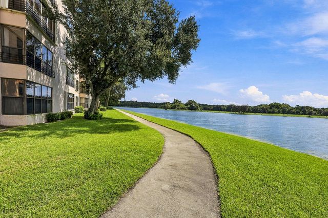 2768 CARAMBOLA Circle S 302, Coconut Creek, FL 33066
