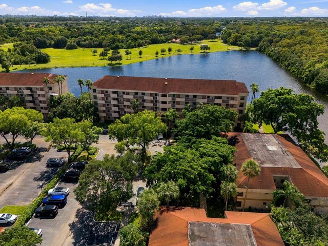 2768 CARAMBOLA Circle S 302, Coconut Creek, FL 33066