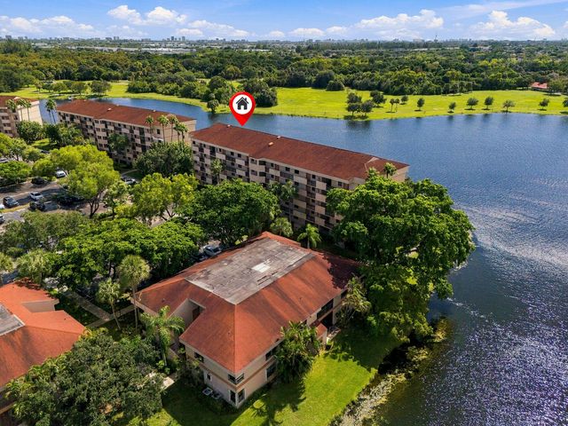 2768 CARAMBOLA Circle S 302, Coconut Creek, FL 33066
