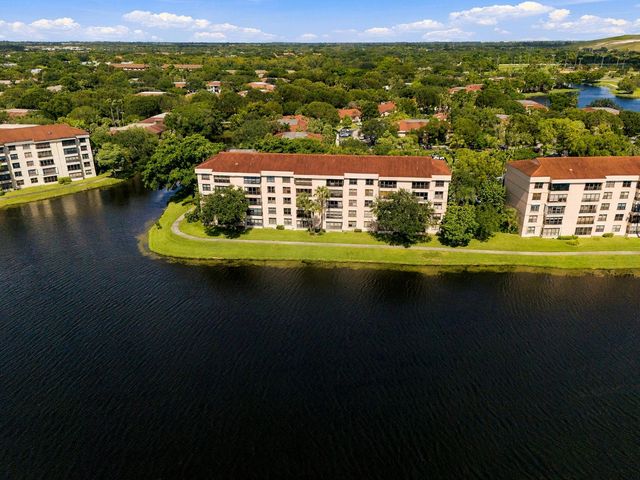 2768 CARAMBOLA Circle S 302, Coconut Creek, FL 33066