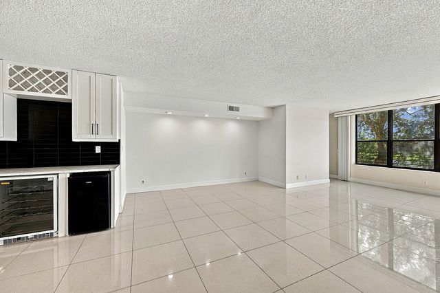 2768 CARAMBOLA Circle S 302, Coconut Creek, FL 33066