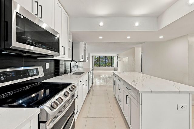 2768 CARAMBOLA Circle S 302, Coconut Creek, FL 33066