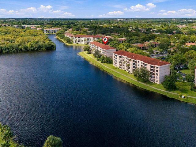 2768 CARAMBOLA Circle S 302, Coconut Creek, FL 33066