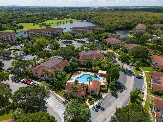 2768 CARAMBOLA Circle S 302, Coconut Creek, FL 33066