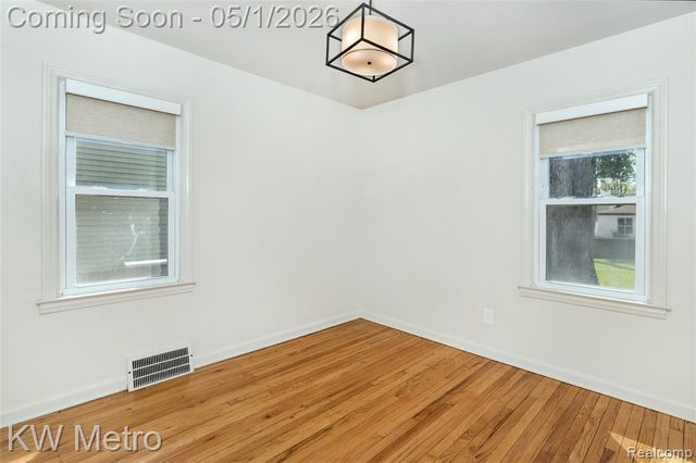 201 N Rembrandt Avenue, Royal Oak, MI 48067