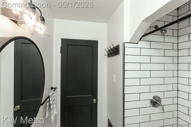 201 N Rembrandt Avenue, Royal Oak, MI 48067