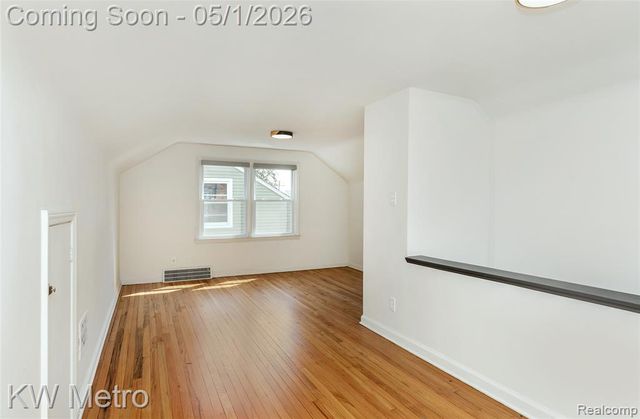 201 N Rembrandt Avenue, Royal Oak, MI 48067