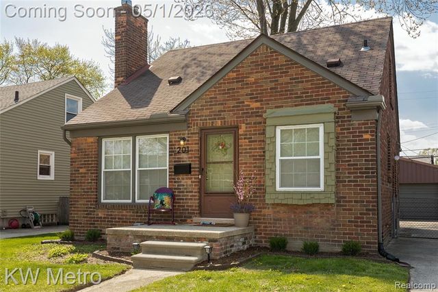 201 N Rembrandt Avenue, Royal Oak, MI 48067