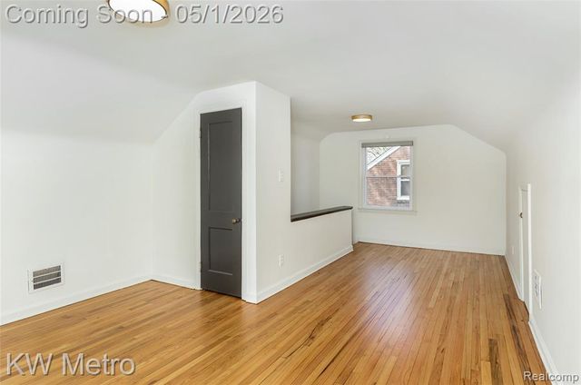201 N Rembrandt Avenue, Royal Oak, MI 48067