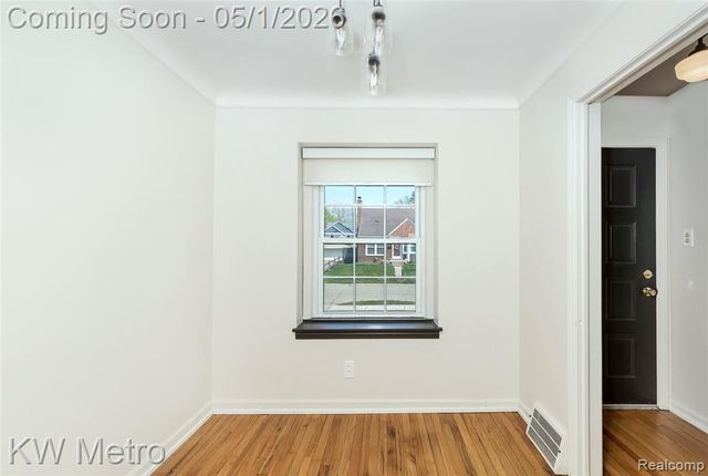 201 N Rembrandt Avenue, Royal Oak, MI 48067